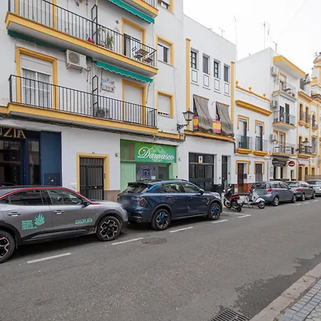 3 Bedroom In The Heart Of Triana Apartment Seville