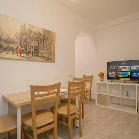 3 Bedroom In The Heart Of Triana Seville